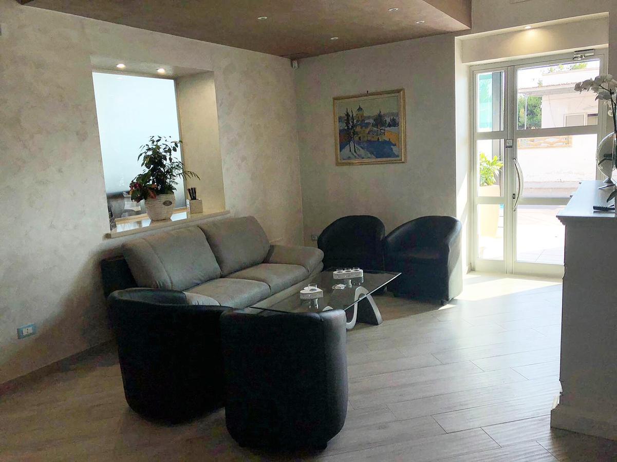טורה סן ג'ובאני אוג'נטו Hotel Il Veliero מראה חיצוני תמונה